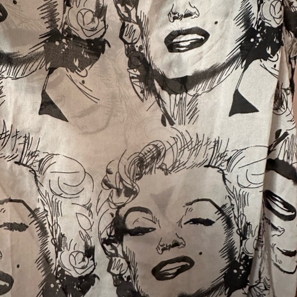 Marilyn Monroe Scarf - Picture 2 of 2